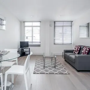 Roomspace Serviced - River House Apartamento