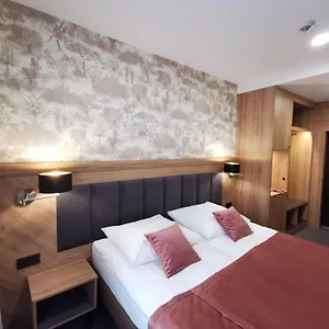 gosciniec-lesny-dwor.karpacz-hotel.com/