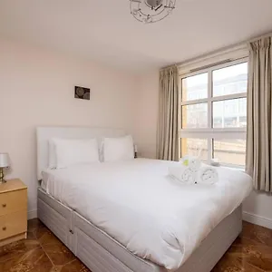 Apartamento Joivy Old Town With Parking Close To Royal Mile Edimburgo